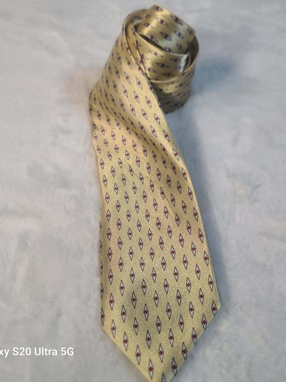 Classic Gold Tie with Red Diamond Motif
